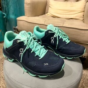 Women’s On Cloudsurfer running shoes size 7